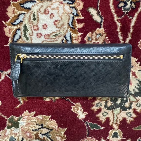 🍁SOLD🍁 Prada Saffiano Wallet - Picture 3 of 17